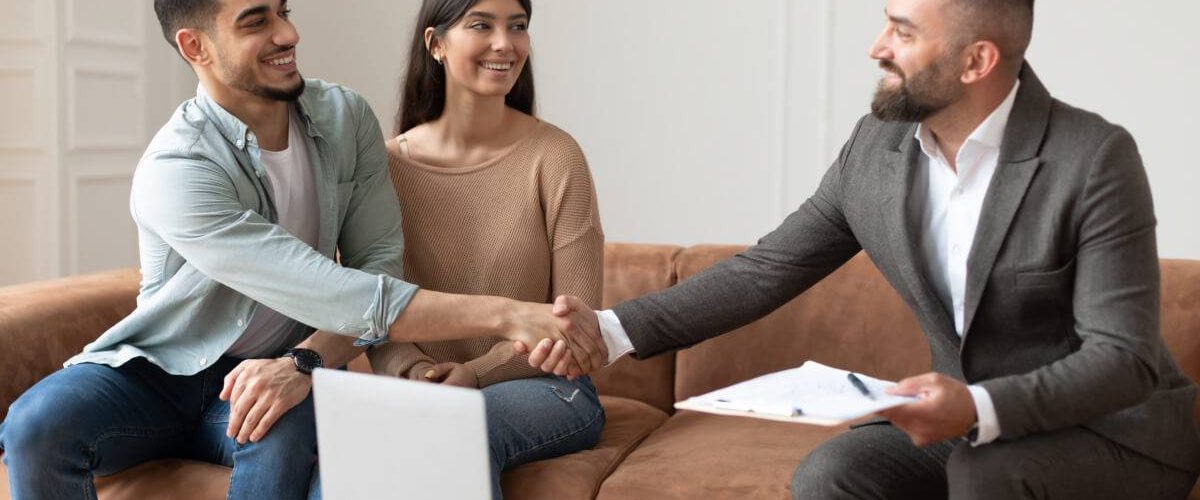 millennial-couple-buying-new-apartment-shaking-ha-2021-12-09-20-11-06-utc.jpg millennial-couple-buying-new-apartment-shaking-ha-2021-12-09-20-11-06-utc.jpg